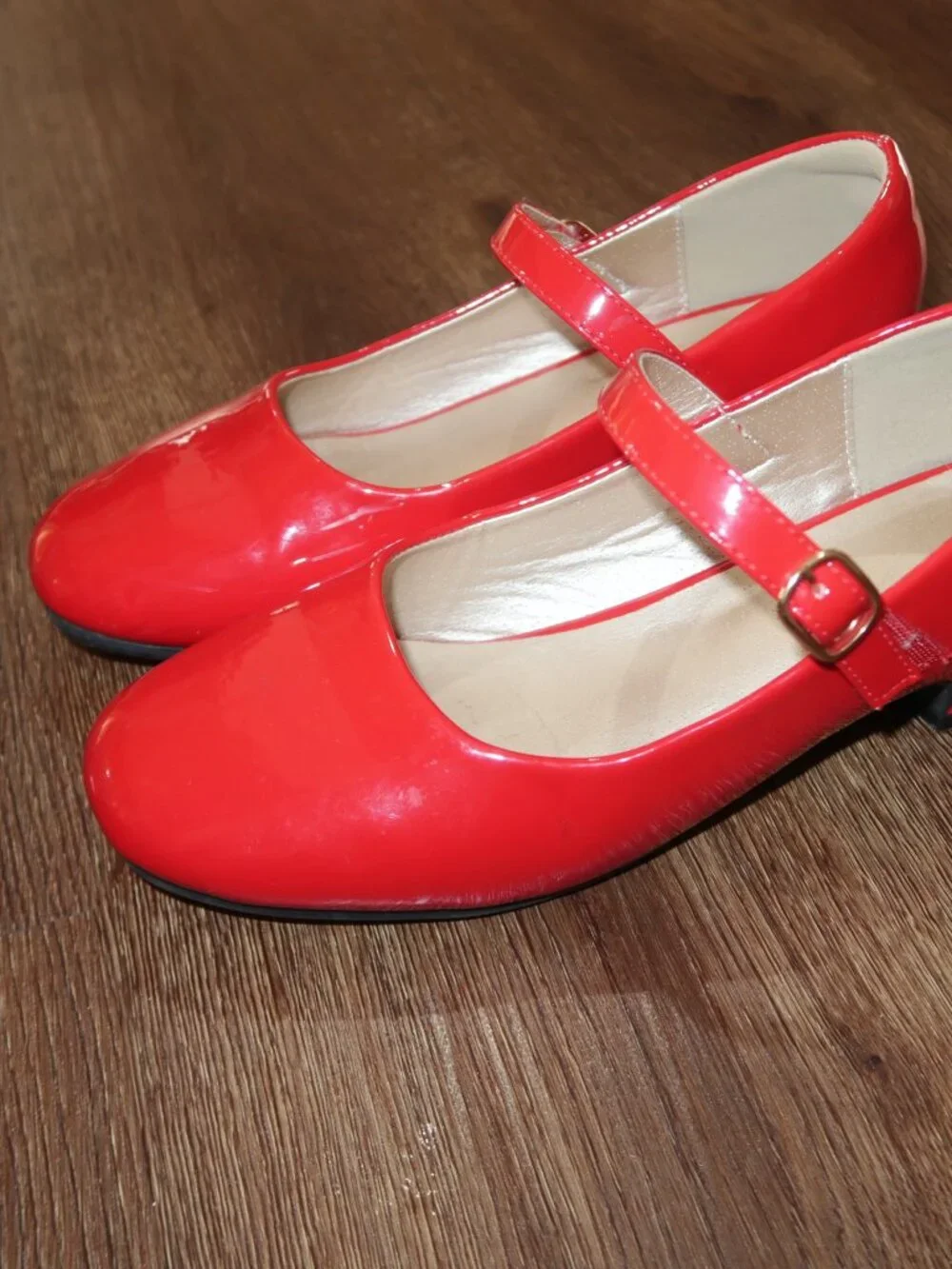 Girls Pnemy Red Shiny Patent Leather Heeled Mary Janes Formal Shoes 4Y 4 Youth